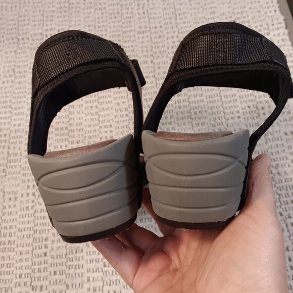 BareTraps Womens 'Boland' Leather Adjustable Strap Open Toe Wedge Sandals sz 9.5 - Picture 8 of 11